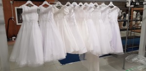 10 X PIECE BRAND NEW MIXED LINZI JAY KIDS COMMUNION DRESS LOT TO INCLUDE BEADED LACE DRESS IN WHITE - HATTI WHITE DRESS - SAMMI WHITE DRESS - SPARKLE WHITE DRESS - LINDI SPARKLE WHITE DRESS ALL IN VARIOUS SIZES *** NOTE: ASSETS LOCATED IN BLACKBURN - COLL