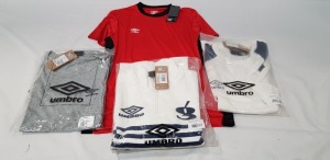 20 X BRAND NEW MIXED UMBRO RUGBY CLOTHING LOT CONTAINING ENGLAND CLASSIC TOP IN WHITE SIZE XXL , ENGLAND OH FLEECE HOODIE IN EARTH RED SIZE M , DEFIANT SS JERSEY IN RISK RED/ BLACK SIZE M , CORE VEST IN GREY SIZE XL , ETC IN ONE TRAY (TRAY NOT INCLUDED )