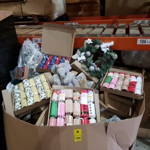 LARGE QTY OF MIXED CHRISTMAS LOT CONTAINING DELUXE GOLD CHRISTMAS CRACKER SETS, DECORATIVE CHRISTMAS WREATHS , TEDDY ELEPHANT HOLDING BABY BLANKET ETC, ALL IN A FULL BOX PALLET (PLEASE NOTE SOME CUSTOMER RETURNS / BRAND NEW)