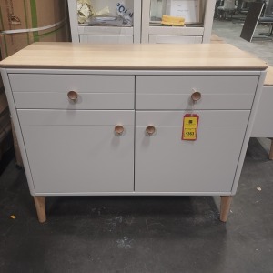 1 X 2 DRAW TO DOOR SIDEBOARD SIZE 100 , D 45 , H 80CM (NOTE CUSTOMER RETURNS )