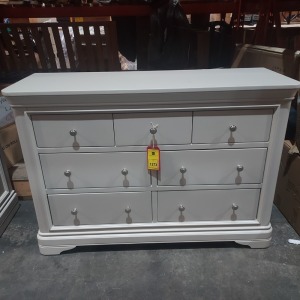 1 X MABEL 7 DRAW DRESSING CHEST IN TAUPE SIZE L 125 , D 45 , H 85CM ( NOTE CUSTOMER RETURNS)