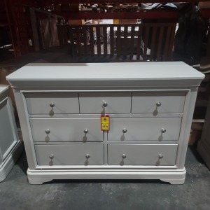 1 X MABEL 7 DRAW DRESSING CHEST IN TAUPE SIZE L 125 , D 45 , H 85CM ( NOTE CUSTOMER RETURNS)