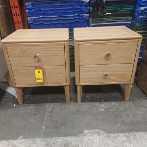 2 X HADLEY BEDSIDE TABLES IN NATURAL OAK SIZE L 46 , D 40 , H55 CM ( NOTE CUSTOMER RETURNS ALREADY BUILT )