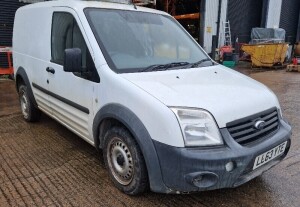 WHITE FORD TRANSIT CONNECT T220, LL63YTE, MILEAGE: 98694 MILES 1 KEY, WITH V5, , MOT EXPIRED, PARROT BLUETOOTH, STARTER MOTOR NOT ENGAGING, VEHICLE WILL NOT START