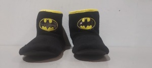 96 X BRAND NEW BATMAN MENS BOOT SLIPPERS IN MIXED SIZES 7, 8, 9, 10 , 11, 12 IN THE COLOUR BLACK IN 8 BOXES