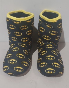 36 X BRAND NEW BATMAN BOYS BOOT SLIPPERS IN SIZE 1 IN 3 BOXES