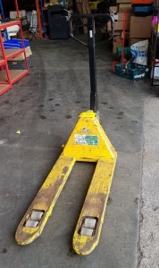 1 X 2500KG PALLET PUMP TRUCK