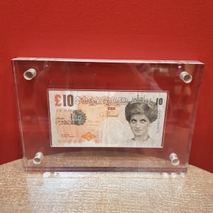 BANSKY OFFSET LITHO COLOUR PRINT DI FACED TENNOE - PRINT OF GB £10 NOTE WITH THE FACE OF DIANA, PRINCESS PF WALES, DOUBLE SIDED 3 X 5 3/4 INCH (7.5 X 14CM)