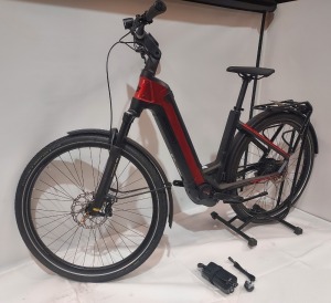 BERGAMONT E-VILLE PRO BELT ELECTRIC BIKE W/CHARGER FRAME SIZE: 50 CM MODEL: 280970 ORIG RRP £5099 28 INCH LITE AL-6061 TUBING, POWERTUBE BATTERY SUNTOUR MOBIE 25 AIR, 100 MM, THRU-AXLE ENVIOLO AUTOMATIC, BELT DRIVE BOSCH BES3 PERFORMANCE LINE CX, 625 WH