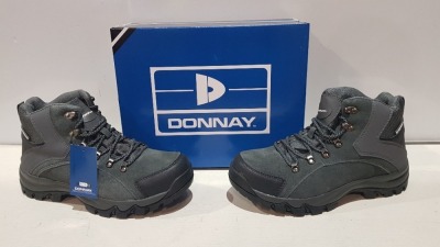 20 X BRAND NEW DONNAY SUEDE HI SN99 BOOTS IN GREY/BLACK ALL IN SIZE UK 9 IN 4 BOXES (PLEASE NOTE - ALTHOUGH MOST BOXES ARE FACTORY SEALED WE HAVE IDENTIFIED SOME MINOR MANUFACTURING IMPERFECTIONS ON EXAMINATION - SEE SUPPLEMENTARY IMAGE & BID ACCORDINGLY)