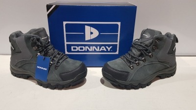 20 X BRAND NEW DONNAY SUEDE HI SN99 BOOTS IN GREY/ BLACK ALL IN SIZE UK 8 IN 4 BOXES (PLEASE NOTE - ALTHOUGH MOST BOXES ARE FACTORY SEALED WE HAVE IDENTIFIED SOME MINOR MANUFACTURING IMPERFECTIONS ON EXAMINATION - SEE SUPPLEMENTARY IMAGE & BID ACCORDINGLY