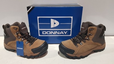 20 X BRAND NEW DONNAY SUEDE HI SN99 BOOTS IN BROWN/ BLACK ALL IN SIZE UK 7 IN 4 BOXES (PLEASE NOTE - ALTHOUGH MOST BOXES ARE FACTORY SEALED WE HAVE IDENTIFIED SOME MINOR MANUFACTURING IMPERFECTIONS ON EXAMINATION - SEE SUPPLEMENTARY IMAGE & BID ACCORDINGL