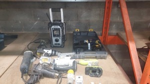 8 X MIXED TOOL LOT CONTAINING RYOBI (CDD - 1201) DRILL WITH CHARGING PORT AND BATTERIES , BOSCH (GWS9 115) ANGLE GRINDER , MAKITA (BJV180) JIGSAW , MAKITA (DHP453) COMBI DRILL , MAKITA RADIO ETC