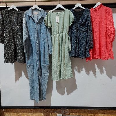 100 X PIECE MIXED NEW CLOTHING LOT TO INCLUDE JOGGERS - JUMPERS - BLAZERS - BLOUSES - DRESSES - SHIRTS - PANTS - PLEASE SEE PICTURE FOR REPRESENTATIVE ITEMS (ITEMS HAVE BEEN DELABELLED)