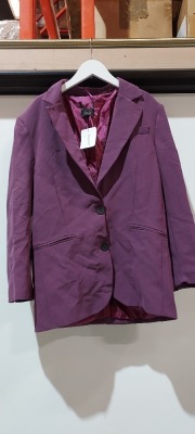 100 X PIECE NEW CLOTHING LOT OF LADIES PURPLE BLAZERS - PLEASE SEE PICTURE FOR REPRESENTATIVE ITEMS (ITEMS HAVE BEEN DELABELLED)