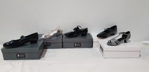 40 X BRAND NEW MIXED TAPPERS AND POINTERS DANCE SHOE LOT TO INCLUDE BLACK PATENT FLARED SHOES - SILVER MOCK CROC BALLROOM SHOES - BLACK LAME BALLROOM SHOES - IN SIZES 2-5-7-8