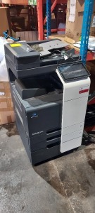 1 X KONICA MINOLTA BIZZHUB C2501 PHOTO COPIER/ PRINTER MODEL -C302302 - SN-AA2MO2119137