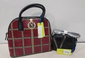 2 X BRAND NEW MIXED VERSACE JEANS COUTURE BAG LOT TO INCLUDE 1X VERSACE JEANS PRINT BAG IN WINE WITH SHOULDER STRAP SIZE - L-30CM - H-28CM - D13CM 1X VERSACE JEANS PRINTED BAG IN BLACK - SIZE L-17CM - H-13CM - D-6CM (CLG CODES AUTHENTICATED)