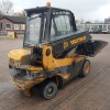 JCB TELETRUK TLT 30D S/N - 947094G DOM-2001 LIFT CAPACITY - 3000KG MAX HORIZONTAL REACH 2.39M 4800KG 6689H TO INCLUDE PAIR OF HEAVY DUTY FORKS BAGAZEE BAGGING ATTACHMENT BUCKET WITH SYSTEM 3 ADVANCED WEIGHING SCALES - 3