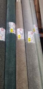 1 X PART ROLL OF HIGH QUALITY STAIN FREE - HEAVY BACKING - CARPET IN BEIGE COLOUR APPROX 2.80 X 4 METER ROLL