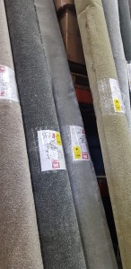 1 X PART ROLL OF HIGH QUALITY STAIN FREE - LUXURY SOFT SAXONY CARPET IN LIGHT GREY COLOUR APPROX 3.20 X 4 METER ROLL