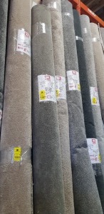 1 X PART ROLL OF HIGH QUALITY STAIN FREE - HEAVY WEAR - HESSIAN BACKING CARPET IN GREY COLOUR APPROX 3.20 X 4 METER ROLL