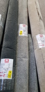 1 X PART ROLL OF HIGH QUALITY STAIN FREE - LUXURY SOFT CARPET IN LIGHT GREY COLOUR APPROX 3.50 X 4 METER ROLL