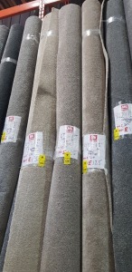 1 X PART ROLL OF HIGH QUALITY STAIN FREE - LUXURY SOFT CARPET IN LIGHT GREY COLOUR APPROX 3.10 X 4 METER ROLL