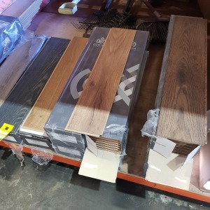 14 X BRAND NEW PACKS OF 14 FORMA BONETTO LAMINATE FLOORING - IN ROYAL OAK - SMOKED OAK - BLACK OAK - CHALK OAK ETC - PLANK SIZE - 665MM X 133MM X 8MM THICKNESS - 8MM PACK SIZE - 1238 M2