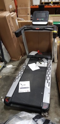 2 PIECE MIXED TREADMILL LOT CONTAINING 1 X REEBO0K SUBLITE SL8.0 AC TREADMILL WITH BLUETOOTH AND 1 X REEBOK GT40 TREADMILL IN BLACK ( PLEASE NOTE BOTH NO BOXES AND BOTH CUSTOMER RETURNS )