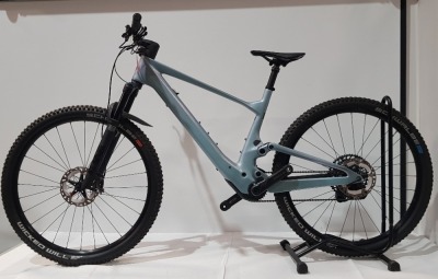 SCOTT LUMEN ERIDE 900 ELECTRIC BIKE W/CHARGER MODEL : 290601 FRAME SIZE: L ORIG RRP £9199 LUMEN CARBON HMX FRAME FOX 34 FLOAT PERFORMANCE 130MM FORK FOX NUDE 6T EVOL, TWINLOC, 130MM SRAM GX AXS TRANSMISSION 12SP SRAM LEVEL SILVER 4 PISTON SCHWALBE WICKED