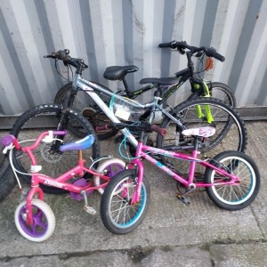 4 PIECE MIXED BIKE LOT CONTAINING 1 X APOLLO MOUNTAIN BIKE 1 X CROSS MOUNTAIN BIKE 1 X KIDS APOLLO BIKE 1 X SWEETIE KIDS BIKE