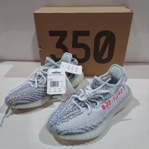 1 X BRAND NEW BOXED ADIDAS YEEZY BOOST 350 V2 (FX9035) IN DESERT SAGE - SIZE 4 WOMENS (PROVENANCE - SUPPLIED FROM A DESIGNER SHOE RETAILER)