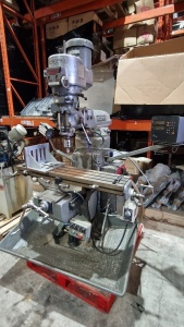 BRIDGEPORT MILLING MACHINE, SERIAL NUMBER 470790689Y WITH HEIDENHAIN CONTROL