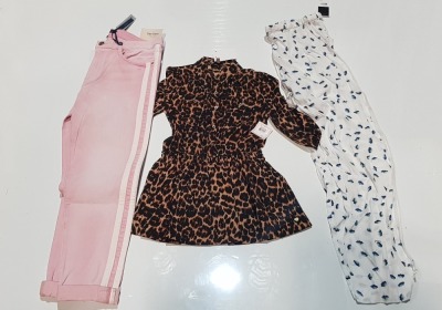 10 X PIECE BRAND NEW MIXED JUICY COUTURE CLOTHING LOT TO INCLUDE PINK DENIM JEANS - PINK TRACK PANTS - LEOPARD PRINT DRESS - FLOWER PRINT PYJAMA BOTTOMS ETC ALL IN VARIOUS SIZES