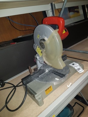 1X MAKITA MINI MITRE SAW - M241