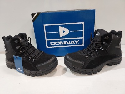 25 X BRAND NEW DONNAY SUEDE HI SN99 BOOTS IN BLACK AND 23 IN SIZE 8 , AND 2 IN SIZE 9 ( PLEASE NOTE - WE HAVE SOME MINOR MANUFACTURING IMPERFECTIONS ON EXAMINATION SEE SUPPLEMENTARY IMAGE AND BID ACCORDINGLY)