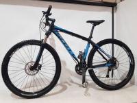 SCOTT ASPECT 930 ALLOY BIKE MODEL: SIZE: L ORIG RRP &pound;799 27 GEARS - 9 X 3 SHIMANO DISC BRAKES FRAME: ALLOY 6061 CUSTOM BUTTED TUBING, INTERNAL CABLE ROUTING SUNTOUR XCR32/X1-RL-R FORKS, REMOTE LOCKOUT, 100MM TRAVEL SHIMANO DEORE RD-M4120, 20 SPEED SHIMA