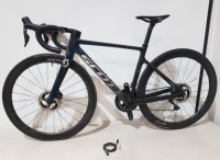 SCOTT ADDICT RC PRO BIKE MODEL: 286415 SIZE: XS - 48 CM ORIG RRP &pound;8599 ADDICT RC HMX CARBON FORK SHIMANO DURA-ACE DI2 DISC 24 SPEED SYNCROS CAPITAL 1.0S TUBELESS DISC WHEELS SCHWALBE PRO ONE TLE-TIRES SYNCROS CARBON PARTS