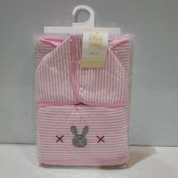 20 X BRAND NEW LOLLIPOP LANE BABY NEST - BABY BLANKET/NAPPY CHANGE QUILT IN PINK/WHITE IN ONE TRAY ( TRAYS NOT INCLUDED)