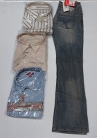 20 X MIXED CLOTHING LOT CONTAINING FRENCH CONNECTION DENIM JEANS IN BLUE IN SIZE 8 , HATICO SPORTS SHIRT IN WHITE IN SIZE 4 XL , ICHI LONG SLEEVE TOP IN BLUE/WHITE IN SIZE XL , VILLA CLOTHING DENIM JEANS IN LIGHT BLUE IN SIZE 29 , FRED PERRY SHORTS IN LIG