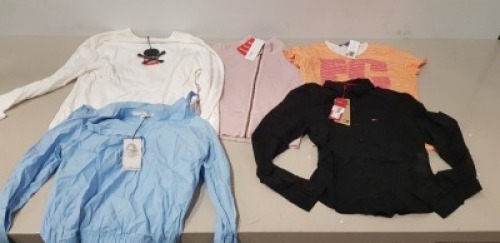 100 X MIXED ADULTS CLOTHING LOT CONTAINING PRINGLE TOP IN RED/WHITE IN SIZE XL , DKNY LONGSLEEVE TOP IN BLUE IN SIZE LARGE , FRENCH CONNECTION JEANS IN LIGHT BLUE IN SIZE 10 , CASA MODA LONG TOP IN WHITE/CREAM IN SIZE 6 XL , FRENCH CONNECTION PANTS IN GRE