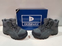 25 X DONNAY SUEDE HI SN99 IN GREY/BLACK IN SIZE 6.5 ( PLEASE NOTE - WE HAVE SOME MINOR MANUFACTURING IMPERFECTIONS ON EXAMINATION SEE SUPPLEMENTARY IMAGE AND BID ACCORDINGLY)