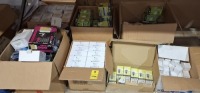 100+ MIXED LIGHTING EQUIPMENT LOT CONTAINING AVF SPEAKER WALL MOUNTS , VIVANCO MONITOR DVI DIGITAL/ANALOG CONNECTING CABLE , HALOLITE LOW VOLATAGE SHOWERLIGHT AND FIXED TERMINAL BRACKET , LUNA 50 LUMENS PER WATT GU10 SWITCH DIMMABLE COMPACT FLUORESCENT LA