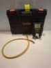 1 X TESTO 550 DIGITAL MANIFOLD - INLCUDES 1 YELLOW HOSE - WITH CARRY CASE