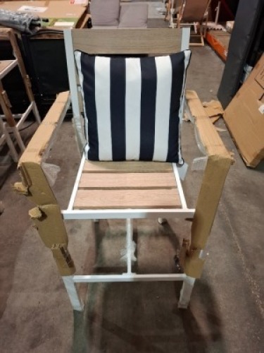 4 X STUDIO BARSTOOLS IN WHITE AND BROWN IN SIZE 69CM HEIGHT , 48CM WIDTH WITH 4 CUSHIONS (PLEASE NOTE - 1 CHAIR MISSING SUPPORT BAR)