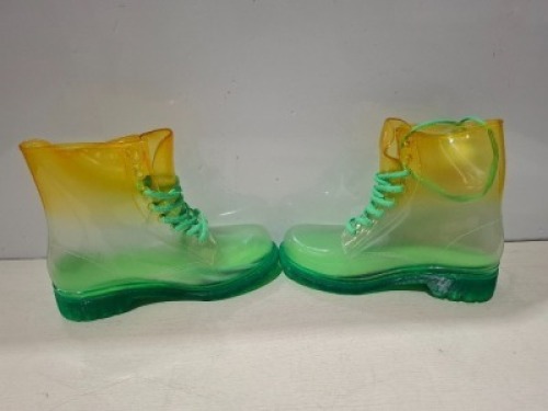 36 X BRAND NEW CLEAR WELLY BOOTS IN ORANGE / GREEN IN MIXED SIZES 4, 5 , 6, 7 & 8 IN THREE BOXES.