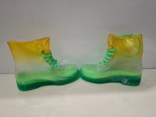 36 X BRAND NEW CLEAR WELLY BOOTS IN ORANGE / GREEN IN MIXED SIZES 4, 5 , 6, 7 & 8 IN THREE BOXES.