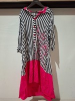 30 X BRAND NEW SEEMORE LONG TOPS ALL IN PINK/WHITE AND BLACK IN SIZES S, M ,L IN ONE BOX