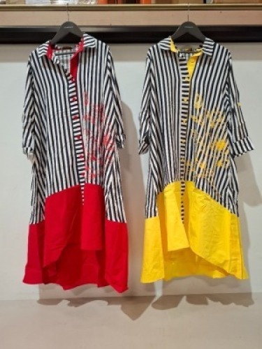 30 X BRAND NEW SEEMORE LONG TOPS IN MIXED COLOURS PINK/BLACK/WHITE AND BLACK/WHITE/RED AND YELLOW BLACK AND WHITE ALL IN S , L IN ONE BOX